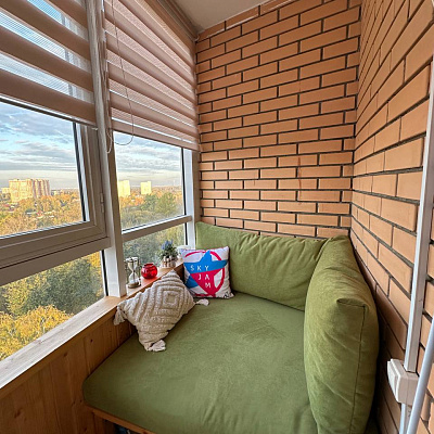 Зеленый матрас и подушки на балкон для зоны отдыха, на заказ любого размера и цвета от фабрики Гливер. Отзыв клиента, высокий рейтинг, 5 звезд.